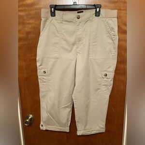 NWOT Khaki Cargo Capri Pants
